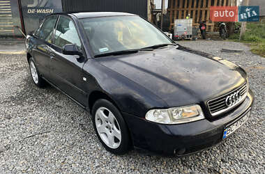 Седан Audi A4 2000 в 