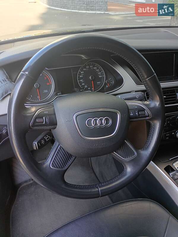 Седан Audi A4 2013 в Києві