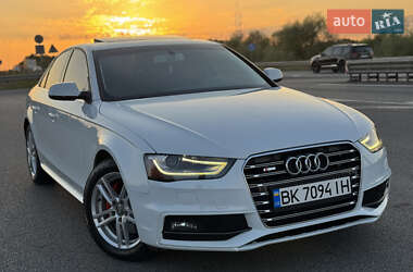Седан Audi A4 2014 в Ровно