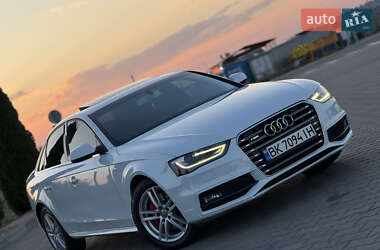 Седан Audi A4 2014 в 