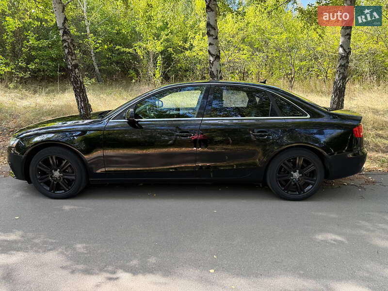 Седан Audi A4 2011 в Лубнах