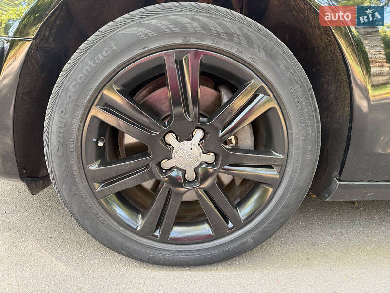 Седан Audi A4 2011 в Лубнах