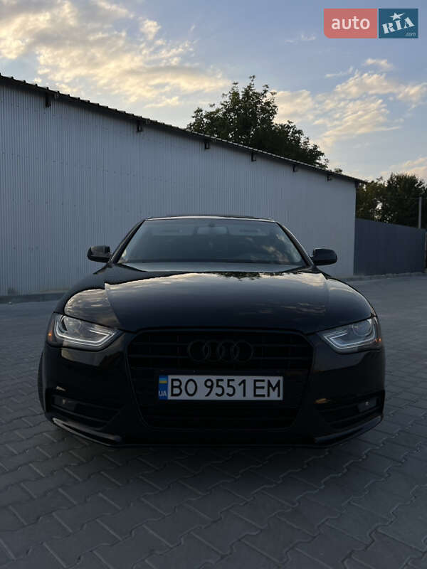 Седан Audi A4 2012 в Тернополі