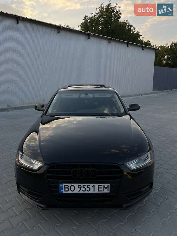 Седан Audi A4 2012 в Тернополі