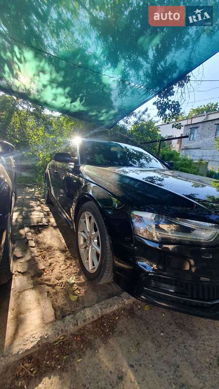 Седан Audi A4 2015 в Николаеве