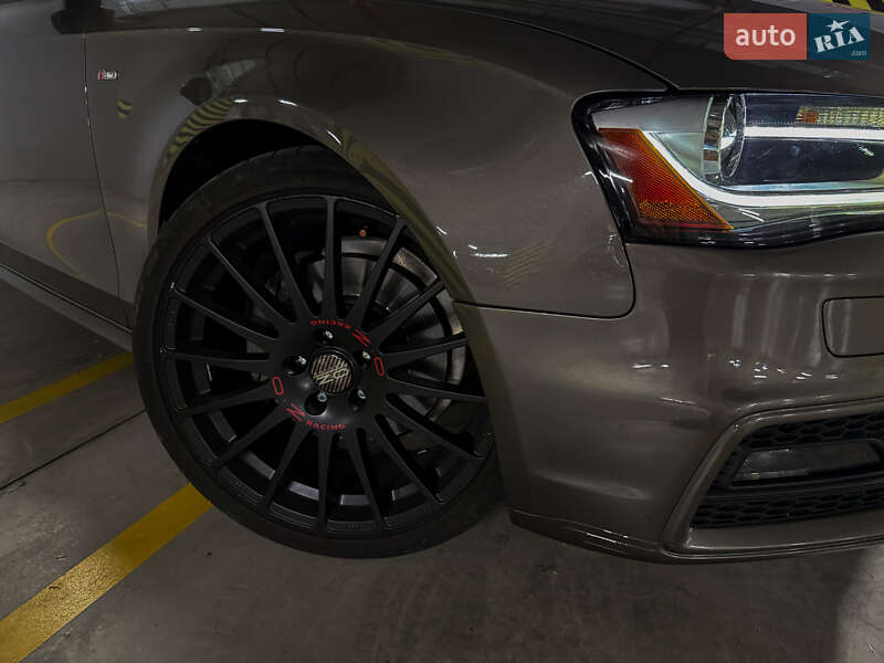 Седан Audi A4 2014 в Одессе