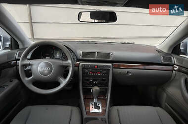 Седан Audi A4 2001 в 