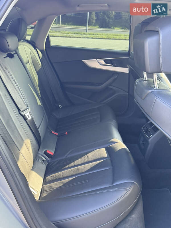 Седан Audi A4 2016 в Львові