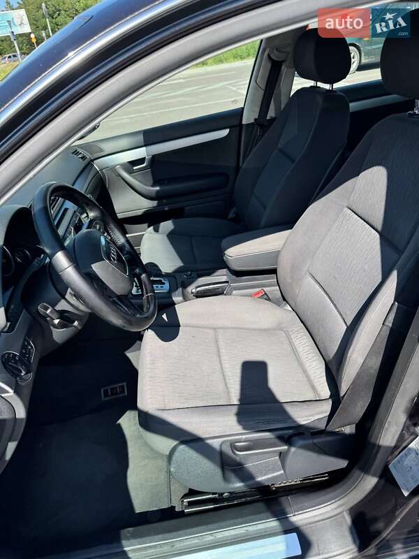 Седан Audi A4 2007 в Рівному