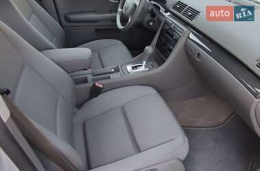 Седан Audi A4 2002 в 
