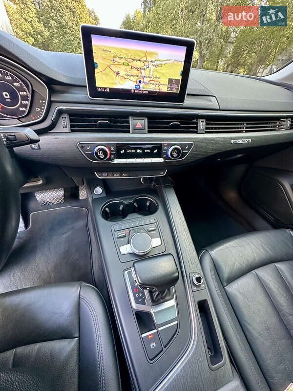 Седан Audi A4 2016 в Запорожье