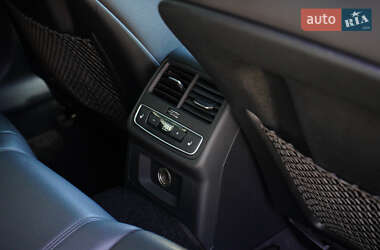 Седан Audi A4 2016 в 