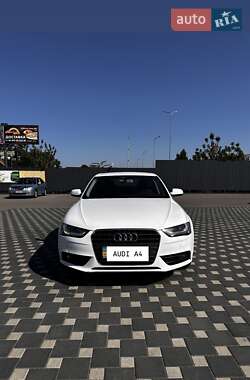 Седан Audi A4 2012 в Полтаве