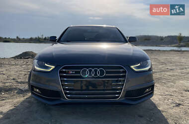 Седан Audi A4 2013 в 