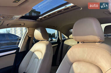 Седан Audi A4 2013 в 