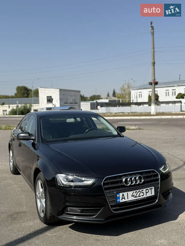 Седан Audi A4 2012 в 