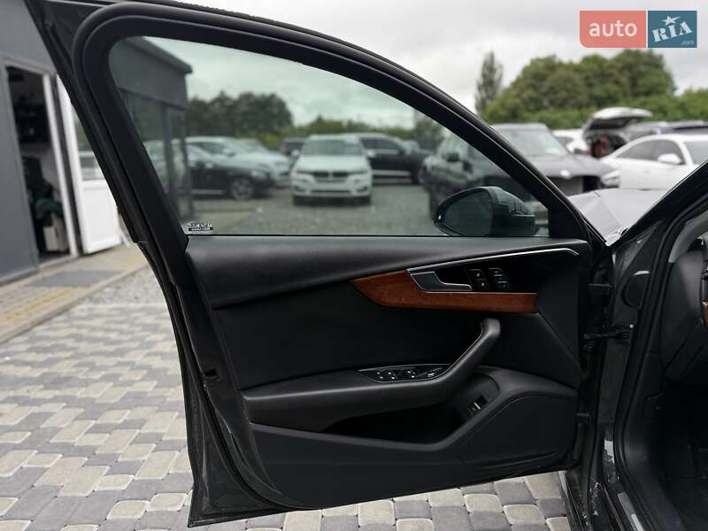 Седан Audi A4 2021 в Львові