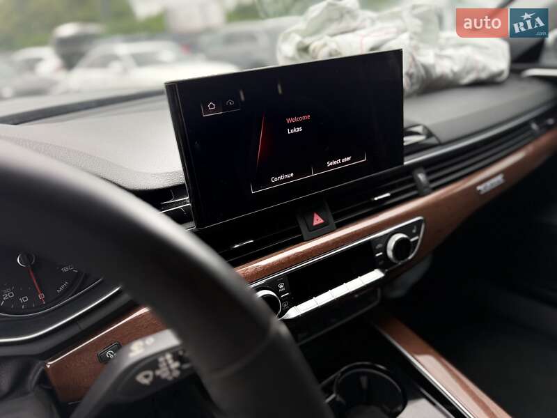 Седан Audi A4 2021 в Львові