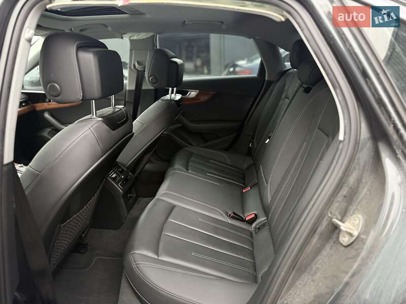Седан Audi A4 2021 в Львові