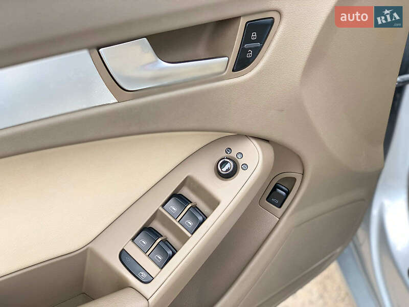 Седан Audi A4 2012 в Виннице