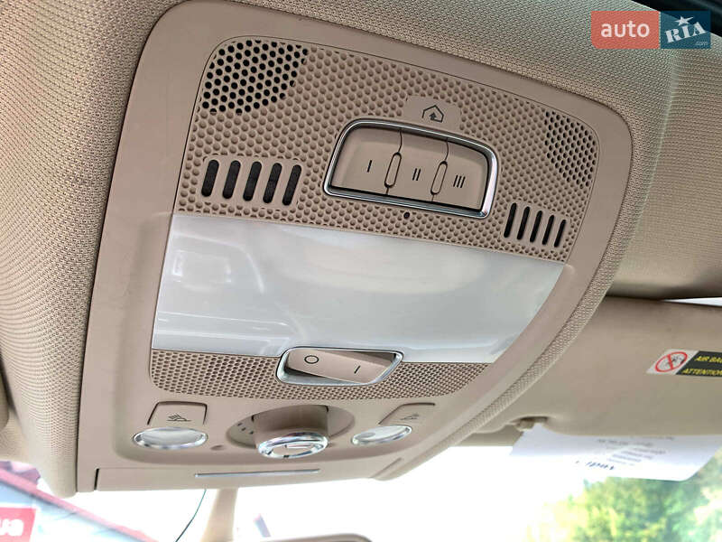 Седан Audi A4 2012 в Виннице