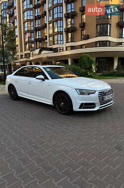 Седан Audi A4 2018 в 