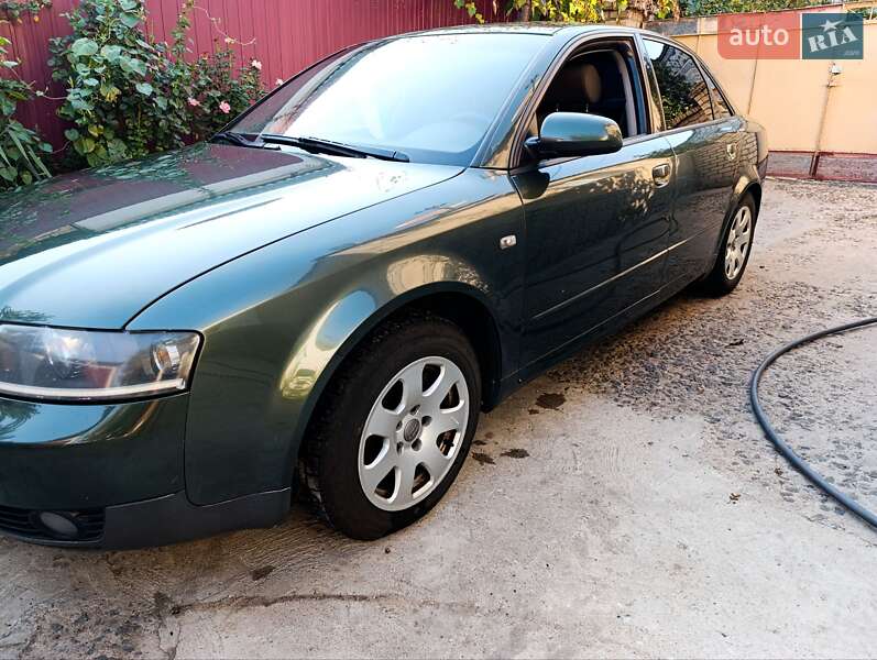 Седан Audi A4 2002 в Вознесенске