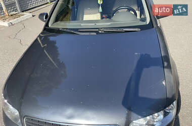 Седан Audi A4 2004 в 