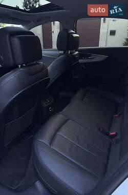 Седан Audi A4 2015 в 