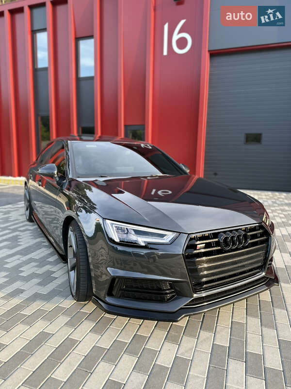 Седан Audi A4 2017 в Львове