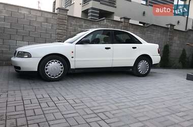 Седан Audi A4 1996 в 