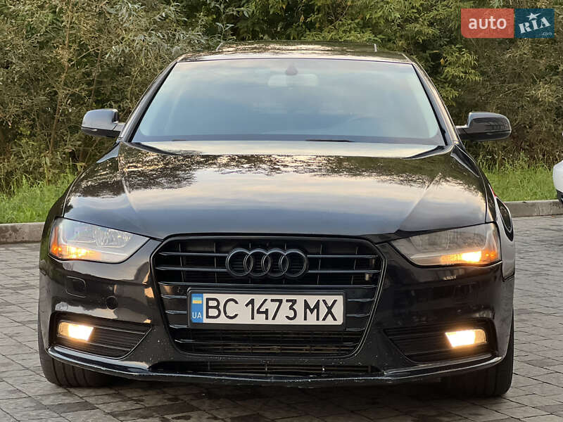 Седан Audi A4 2014 в Новояворовске