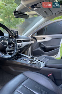Седан Audi A4 2015 в 