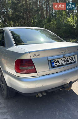 Седан Audi A4 1999 в 