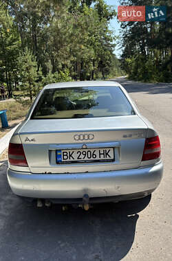 Седан Audi A4 1999 в 