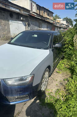 Седан Audi A4 2015 в 