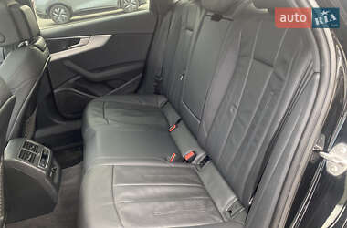 Седан Audi A4 2019 в 