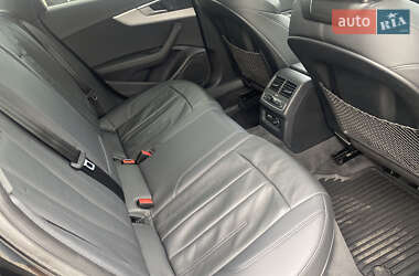 Седан Audi A4 2019 в 