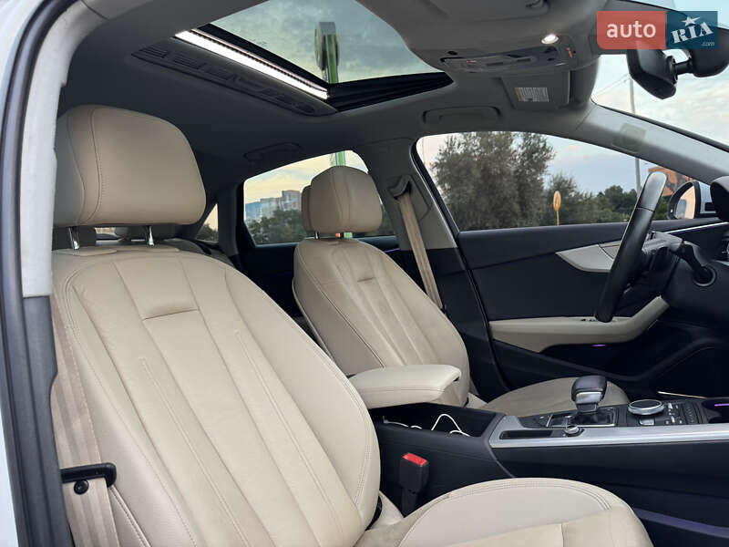 Седан Audi A4 2016 в Киеве