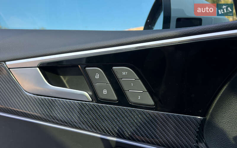 Седан Audi A4 2023 в Львове