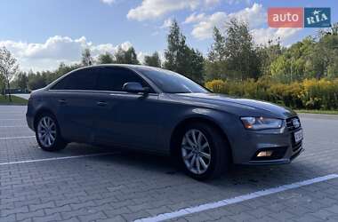 Седан Audi A4 2012 в 