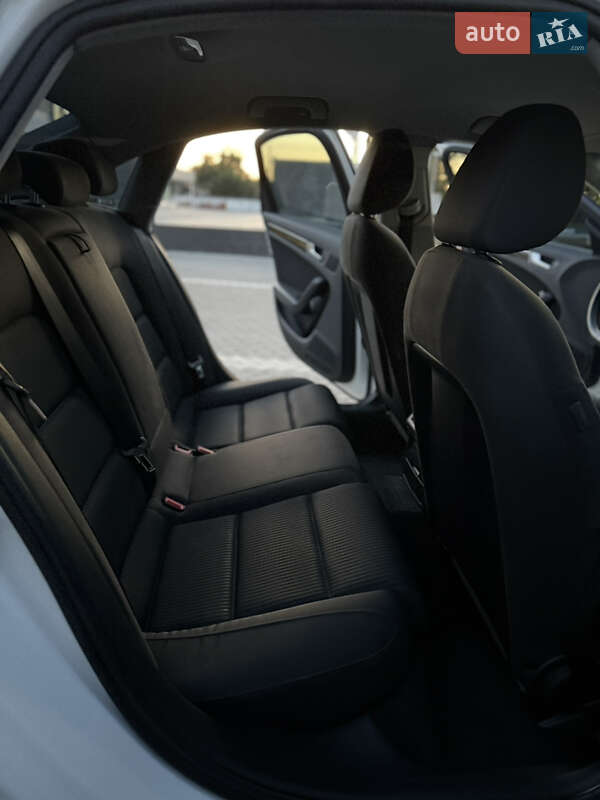 Седан Audi A4 2012 в Александрие фото 13 Седан Audi A4 2012 в Александрие