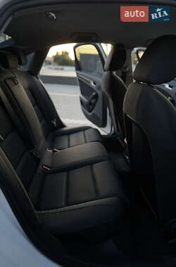 Седан Audi A4 2012 в 