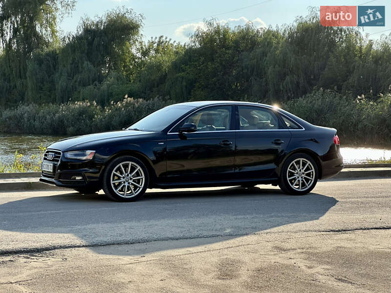 Седан Audi A4 2013 в Львове