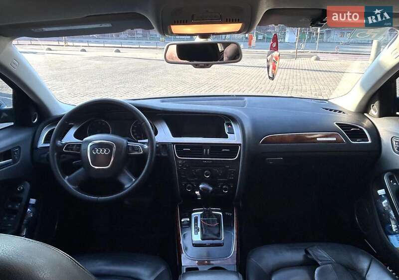 Седан Audi A4 2010 в Хмельницком
