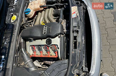 Седан Audi A4 2001 в 