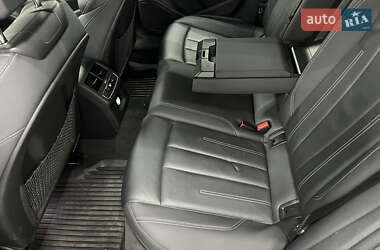 Седан Audi A4 2019 в 