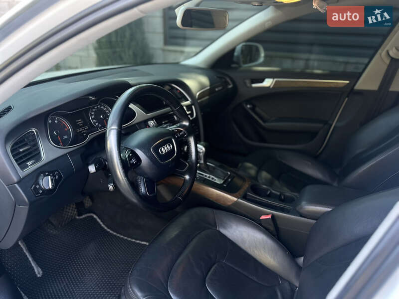 Седан Audi A4 2012 в Одессе