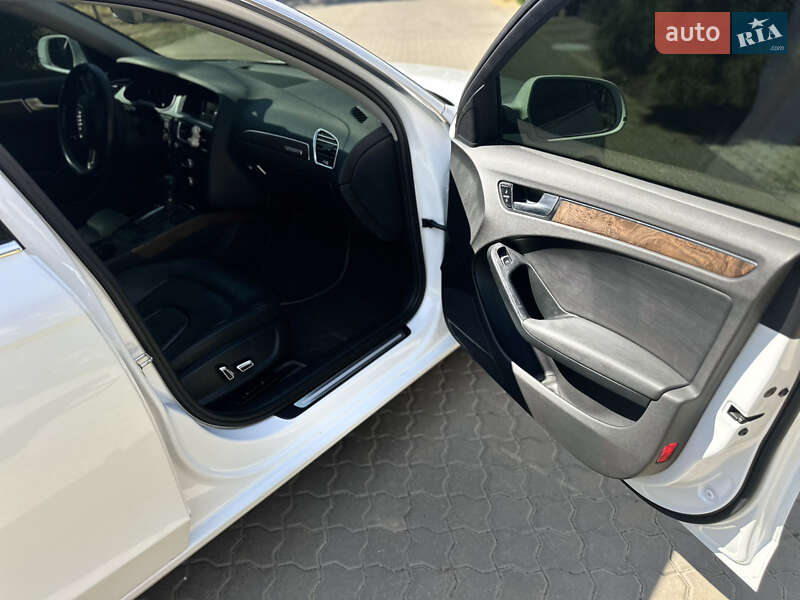 Седан Audi A4 2012 в Одессе