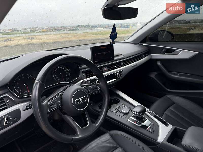 Седан Audi A4 2017 в Львове